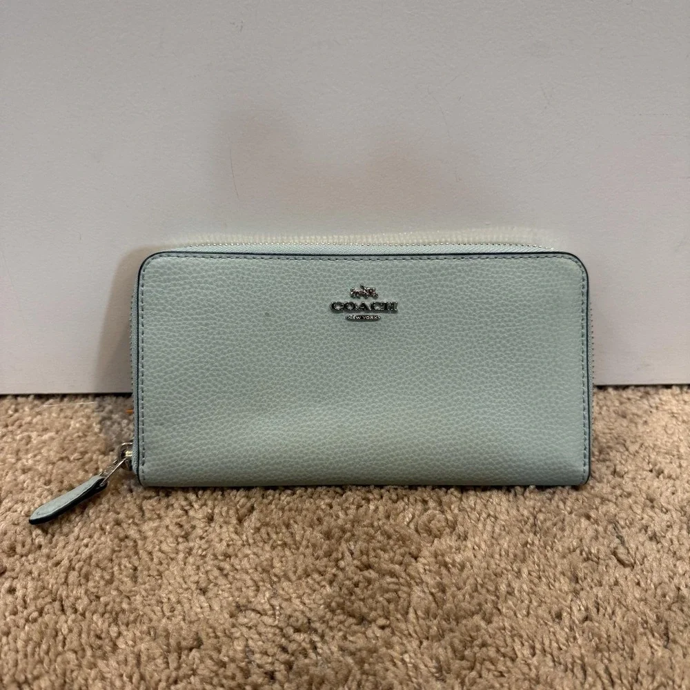 Coach Wallet Womens Blue Leather Zip Around Continental Card Holder Logo